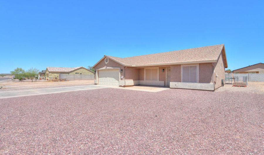 15171 S AMADO Blvd, Arizona City, AZ 85123 - 3 Beds, 2 Bath