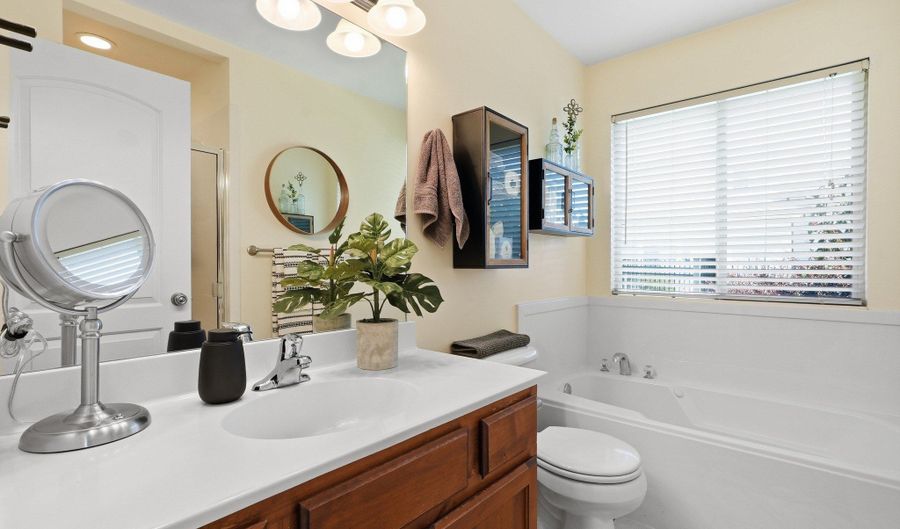 10657 N FIDDLESTICKS W, Cedar Hills, UT 84062 - 6 Beds, 3 Bath