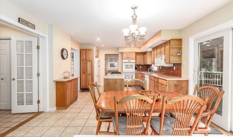 32 Country Way, Bethel, CT 06801 - 5 Beds, 3 Bath