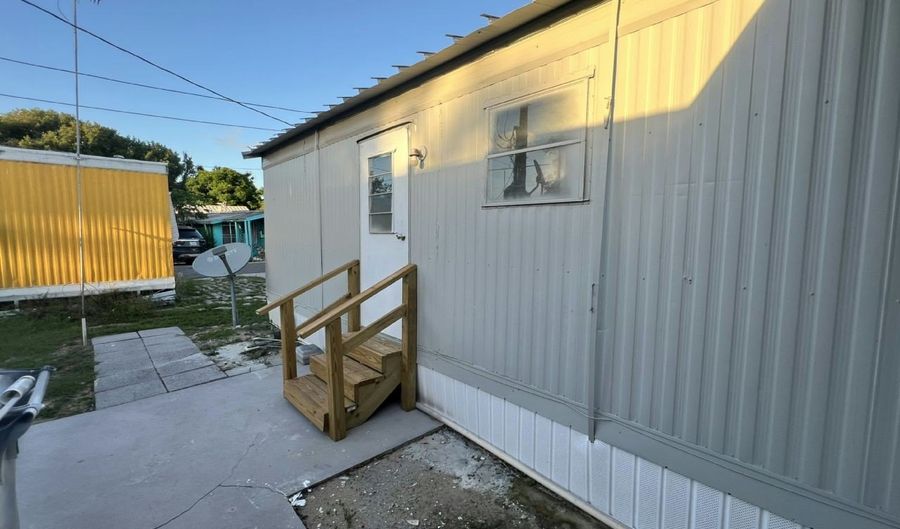 108 Southland Ct 108, Avon Park, FL 33825 - 2 Beds, 1 Bath