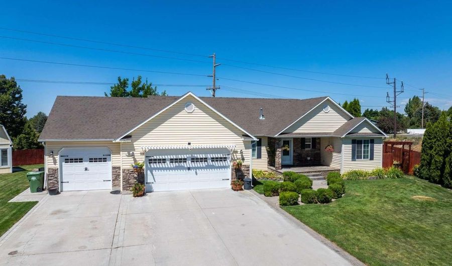 4599 Pocahontas, Chubbuck, ID 83202 - 5 Beds, 4 Bath