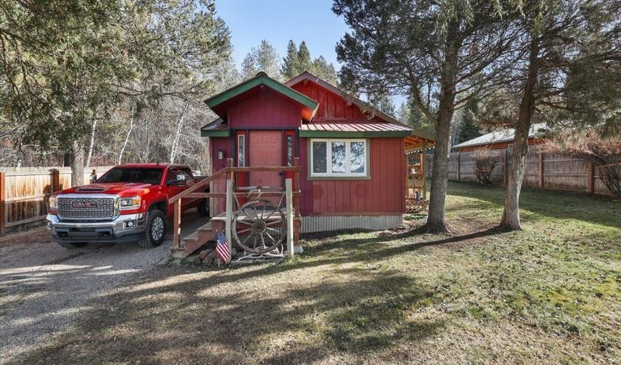16 FOOTHILL Blvd, Alpine, WY 83128 - 1 Beds, 1 Bath