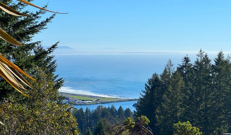 97661 MARINA HEIGHTS Loop, Brookings, OR 97415 - 3 Beds, 2 Bath