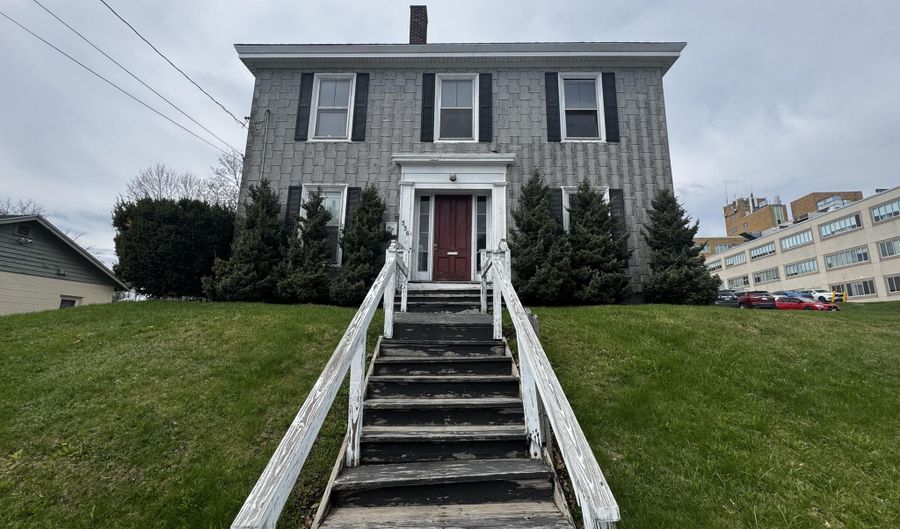 336 Broadway, Bangor, ME 04401 - 4 Beds, 3 Bath