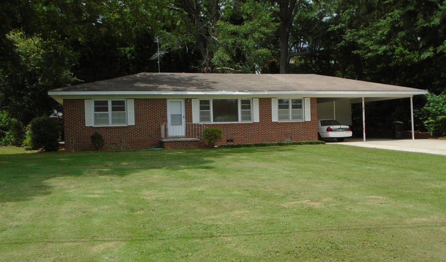 122 Houston, Barnesville, GA 30204 - 3 Beds, 2 Bath