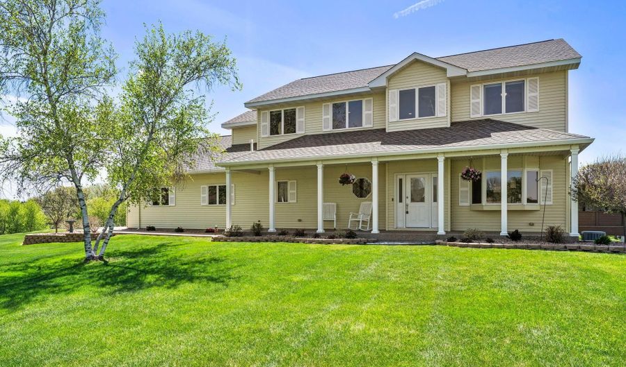 1413 27th St NW, Austin, MN 55912 - 4 Beds, 4 Bath