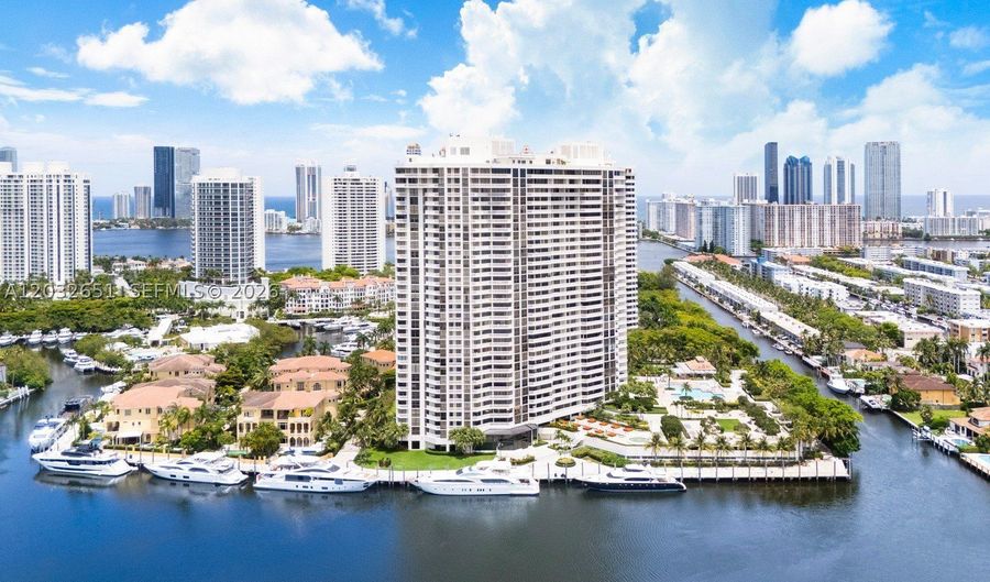 1000 W Island Blvd 911, Aventura, FL 33160 - 2 Beds, 2 Bath