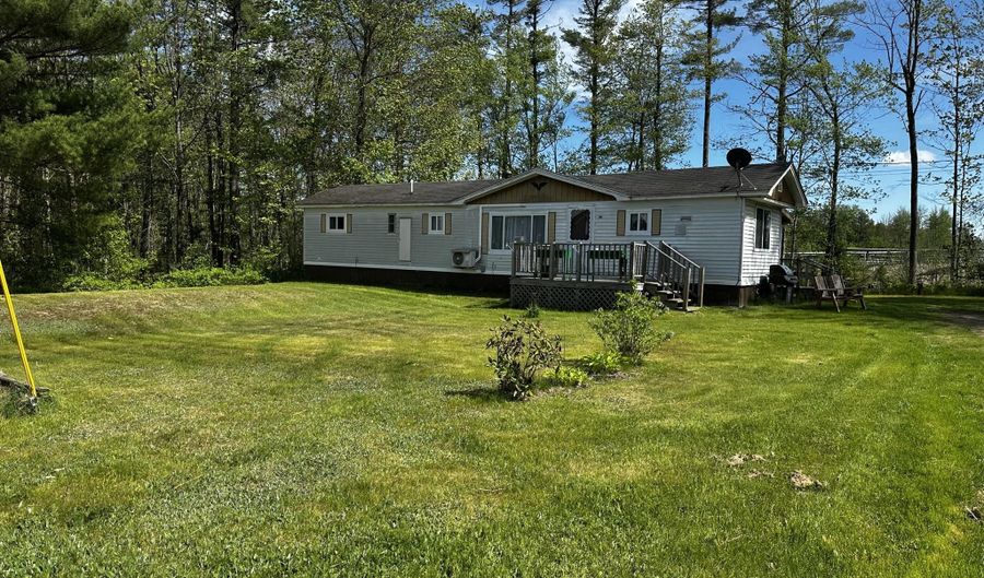 228 Belmont Ave, Belfast, ME 04915 - 2 Beds, 1 Bath