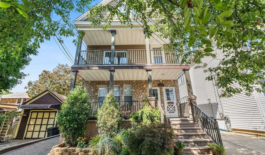99 W 37TH St, Bayonne, NJ 07002 - 7 Beds, 3 Bath