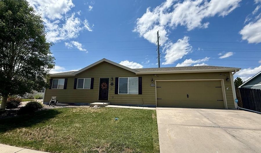 1120 CONCERTO Ln, Cheyenne, WY 82007 - 3 Beds, 2 Bath