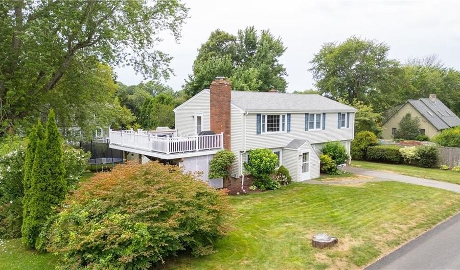 80 PECK Ave, Bristol, RI 02809 - 4 Beds, 2 Bath