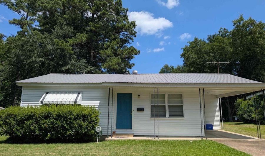 242 N 24th St, Arkadelphia, AR 71923 - 3 Beds, 2 Bath