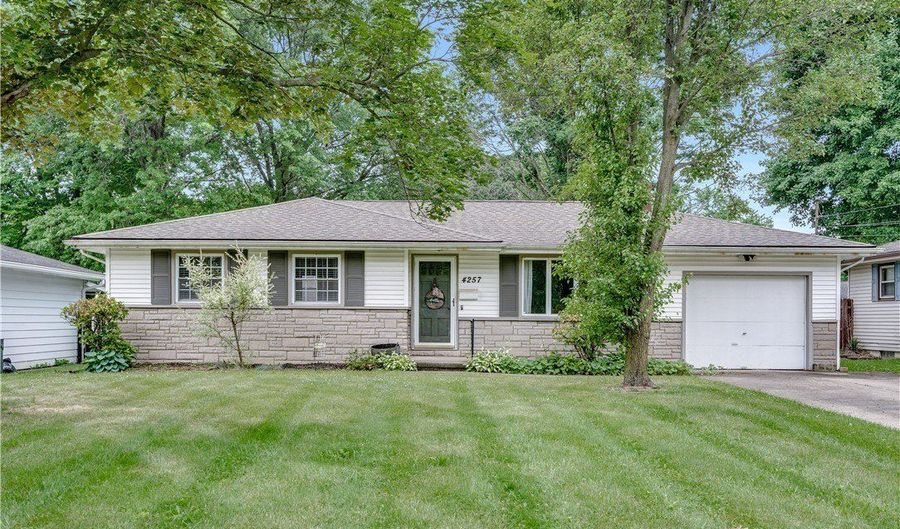 4257 Selkirk Ave, Austintown, OH 44511 - 3 Beds, 2 Bath