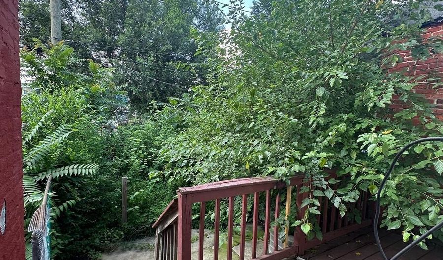 2112 W SARATOGA St, Baltimore, MD 21223 - 3 Beds, 1 Bath