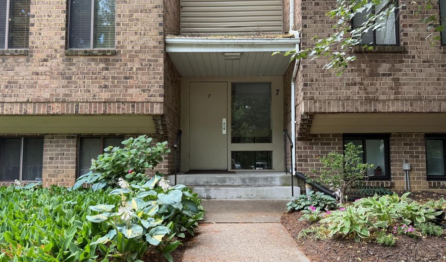 7 WINDBLOWN Ct 202, Baltimore, MD 21209 - 2 Beds, 2 Bath
