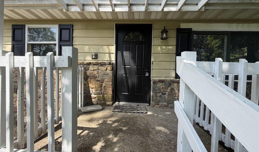 132 Briar Ave, Bedford, IN 47421 - 4 Beds, 3 Bath