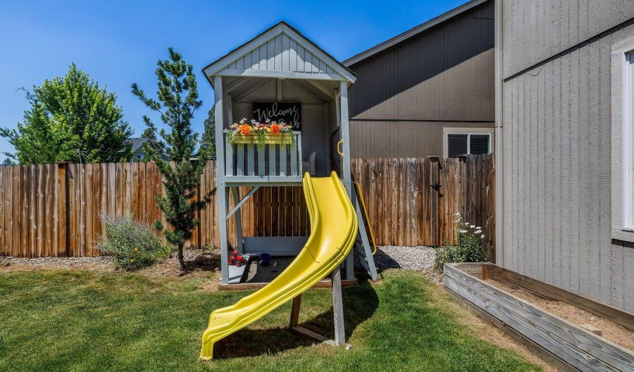 20345 SE Elaine Ln, Bend, OR 97702 - 3 Beds, 3 Bath
