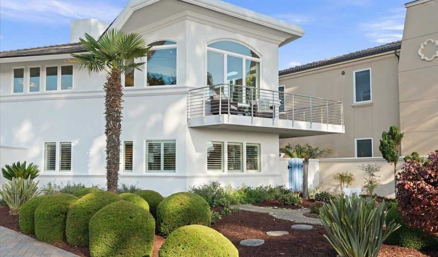 433 Seaview Dr, Aptos, CA 95003 - 3 Beds, 4 Bath