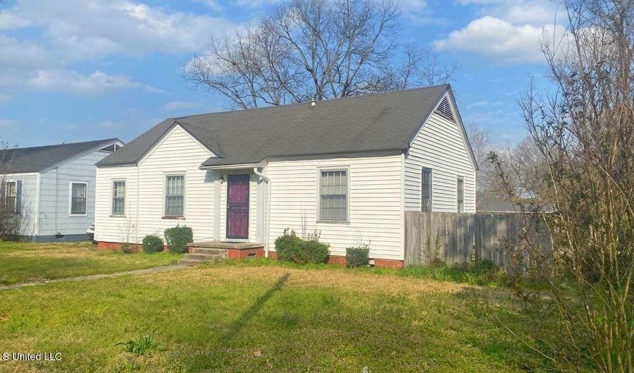 406 Washington St, Belzoni, MS 39038 - 3 Beds, 2 Bath