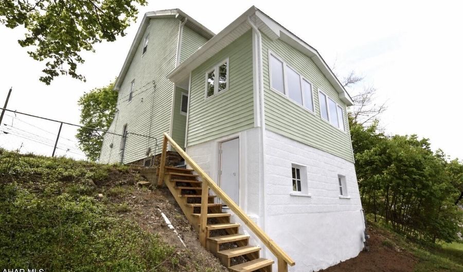 1507-09 19th Ave, Altoona, PA 16601 - 3 Beds, 2 Bath