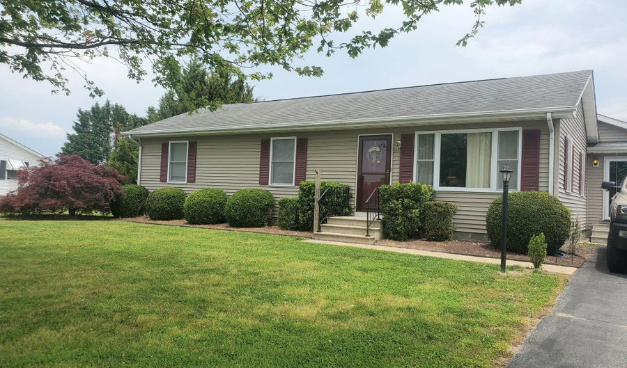 150 KILLENS POND Rd, Harrington, DE 19952 - 4 Beds, 2 Bath