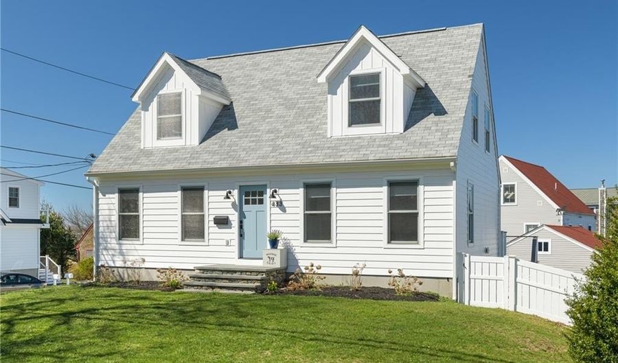 433 Wolcott Ave, Middletown, RI 02842 - 3 Beds, 2 Bath