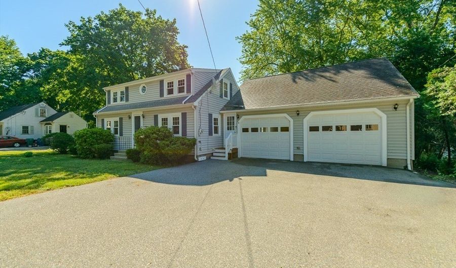 16 Rangeway Rd, Billerica, MA 01862 - 4 Beds, 2 Bath