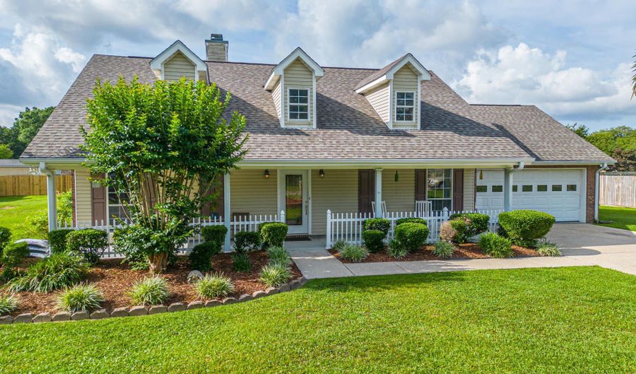 9249 Taylor Dr, Biloxi, MS 39532 - 3 Beds, 2 Bath