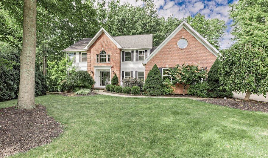 225 Linwood Ln, Aurora, OH 44202 - 4 Beds, 4 Bath