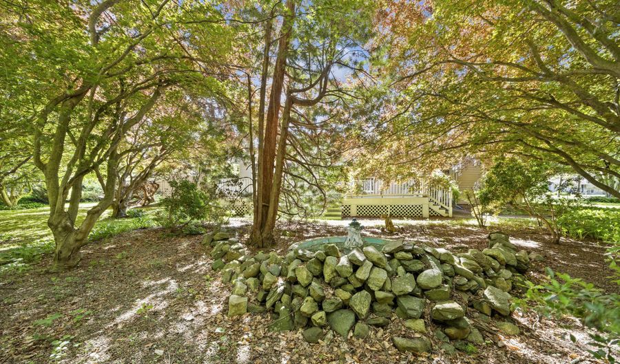 205 Mountain Rd, Cheshire, CT 06410 - 3 Beds, 2 Bath