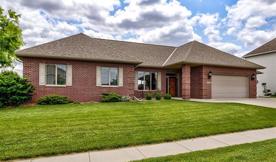 2608 Cottonwood Rd, Ames, IA 50014 - 5 Beds, 3 Bath
