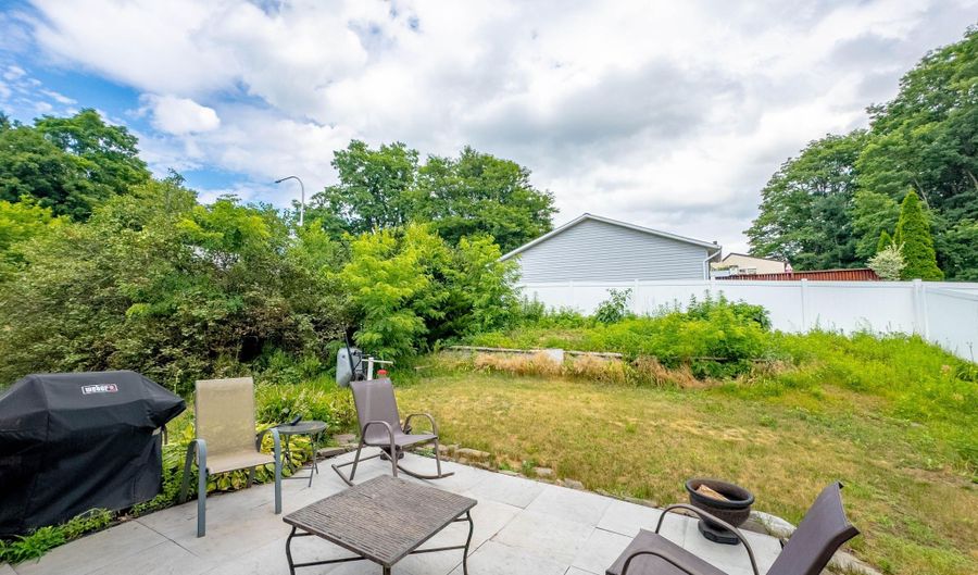 15 W Meadow Dr, Albany, NY 12203 - 3 Beds, 2 Bath