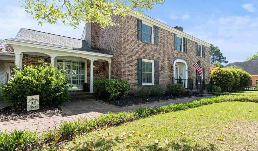 716 Lakeshore Dr, Bennettsville, SC 29512 - 5 Beds, 4 Bath