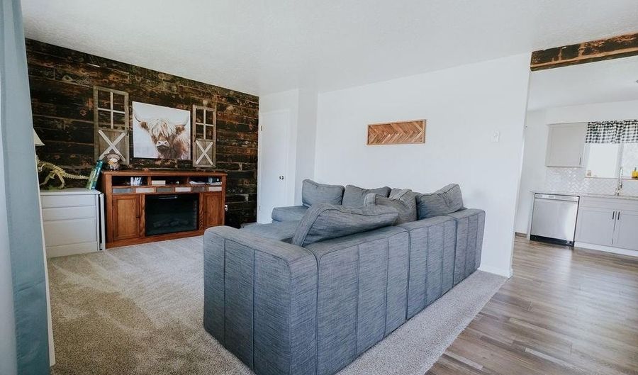 817 N 685 E, Basalt, ID 83218 - 5 Beds, 2 Bath