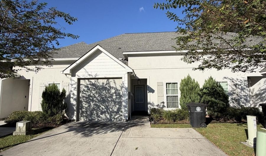 8157 Village Lake Ave, Baton Rouge, LA 70820 - 2 Beds, 2 Bath