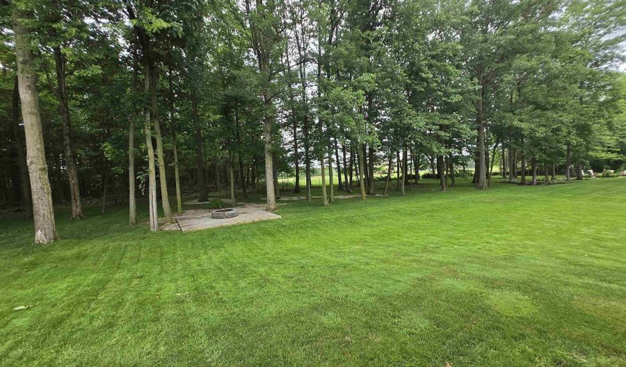 5962 Deer Hollow Rd, Auburn, IN 46706 - 5 Beds, 4 Bath
