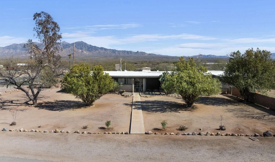4621 W Tumacacori Dr, Amado, AZ 85645 - 3 Beds, 2 Bath