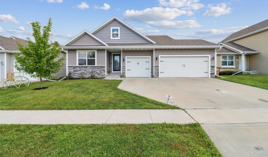 2013 2nd St SW, Altoona, IA 50009 - 3 Beds, 2 Bath