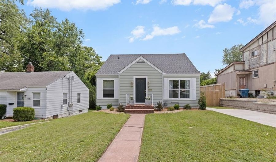 1121 Danforth St, Alton, IL 62002 - 3 Beds, 1 Bath