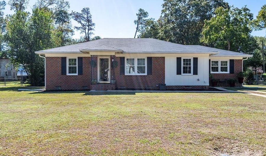 2004 Gail Ave, Albany, GA 31707 - 3 Beds, 1 Bath