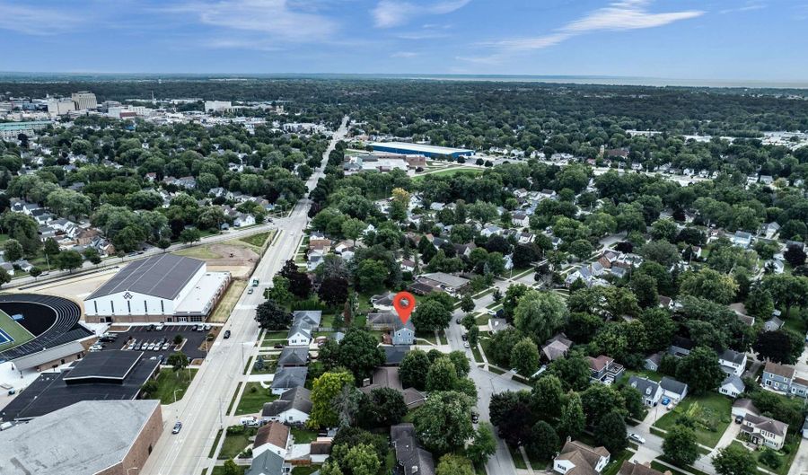 524 N OUTAGAMIE Ct, Appleton, WI 54914 - 3 Beds, 2 Bath