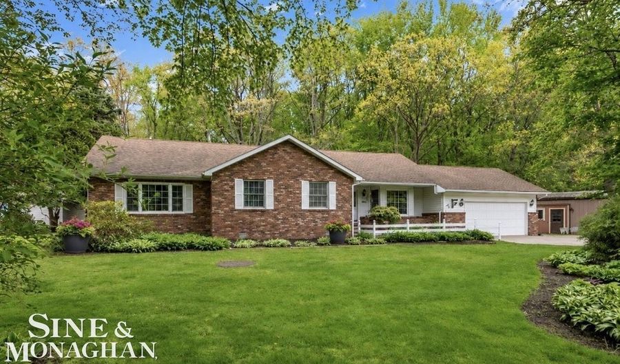 9017 Stone Rd, Algonac, MI 48001 - 3 Beds, 2 Bath