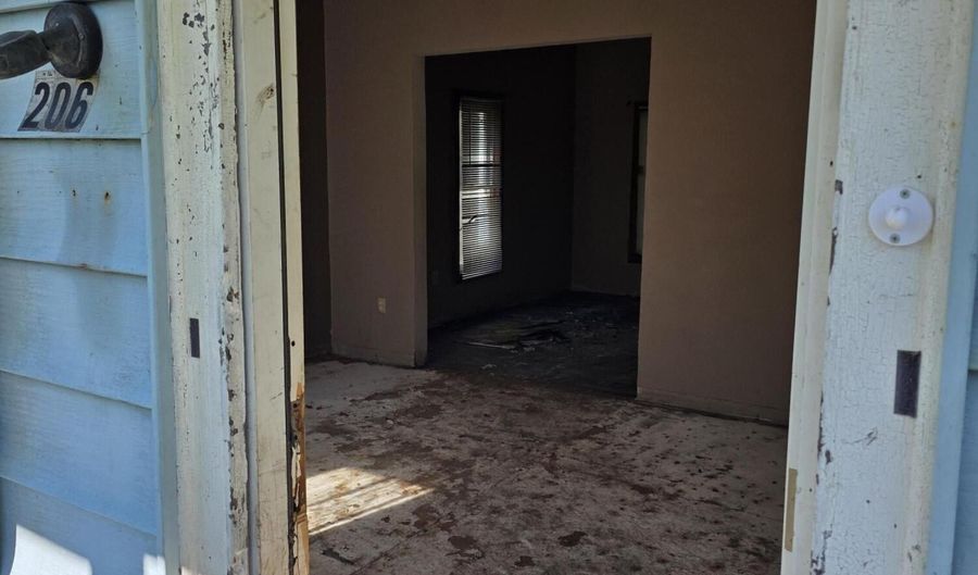 206 S Berrien St, Albion, MI 49224 - 5 Beds, 1 Bath