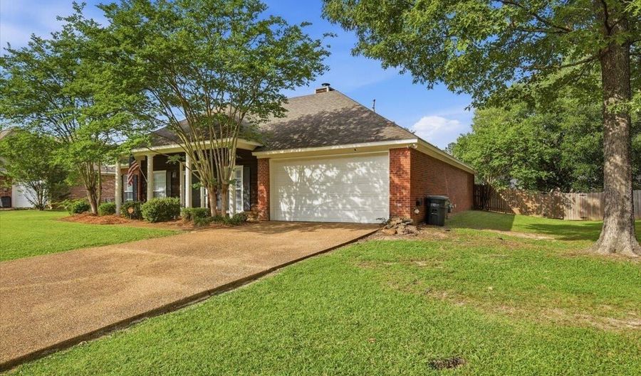 215 Old Town Ln, Brandon, MS 39042 - 4 Beds, 2 Bath