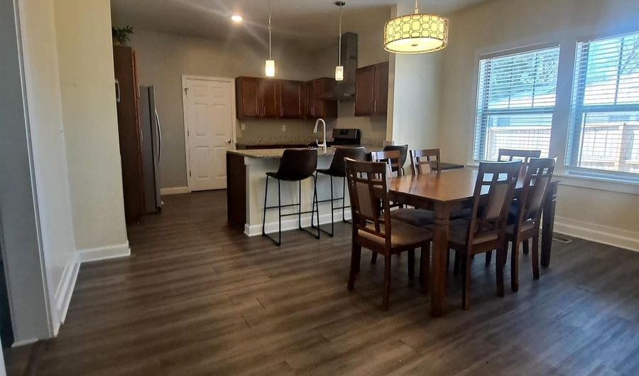 502 W Main St, Albertville, AL 35950 - 2 Beds, 2 Bath