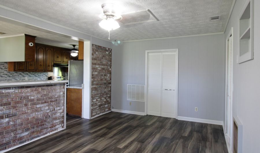 136 Morris Dr, Alma, GA 31510 - 3 Beds, 2 Bath