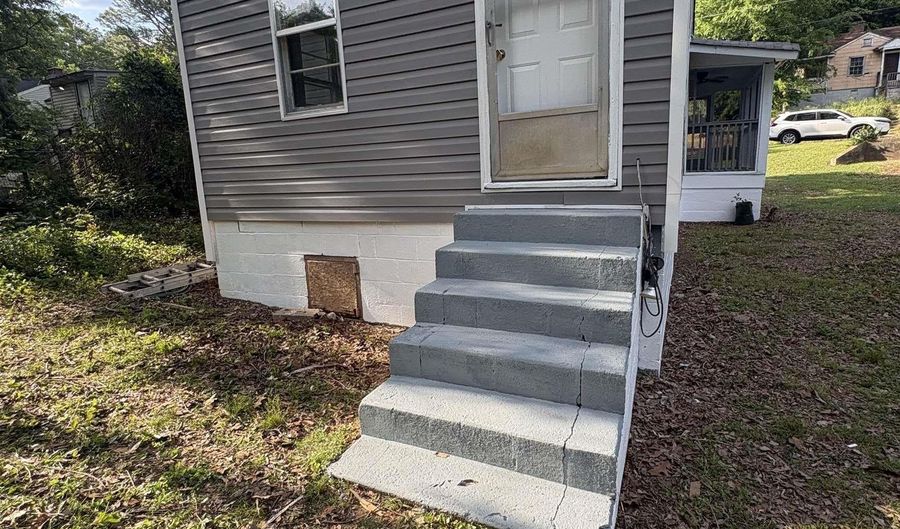 1304 E 11TH St, Anniston, AL 36207 - 4 Beds, 1 Bath