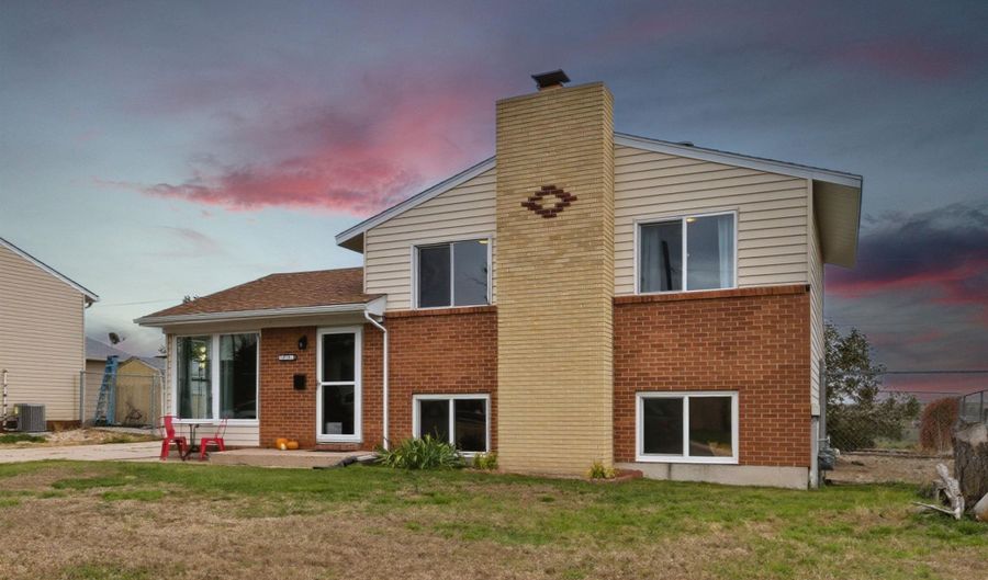4513 E 6TH St, Cheyenne, WY 82001 - 3 Beds, 2 Bath
