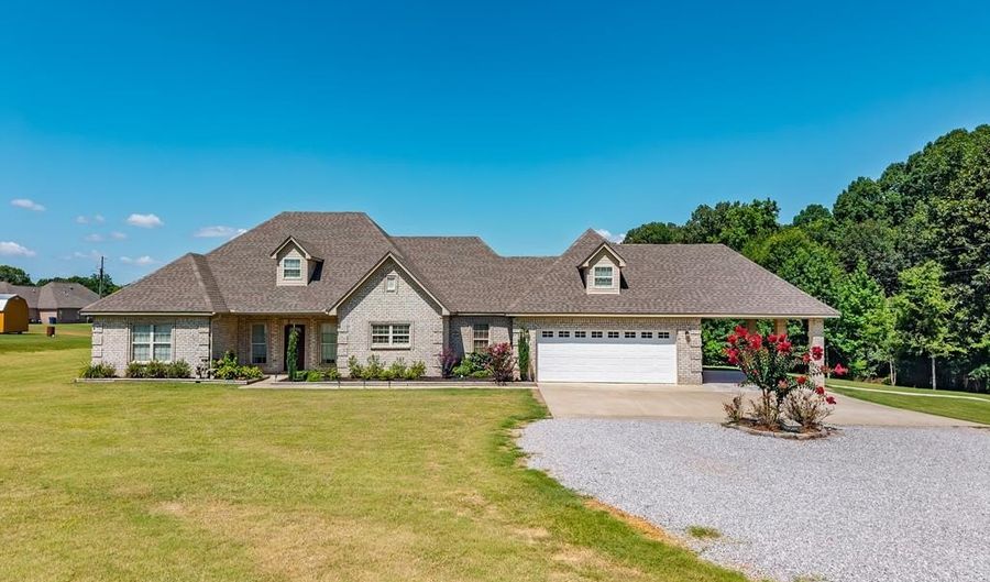 14103 Hwy 35 S, Batesville, MS 38606 - 3 Beds, 3 Bath