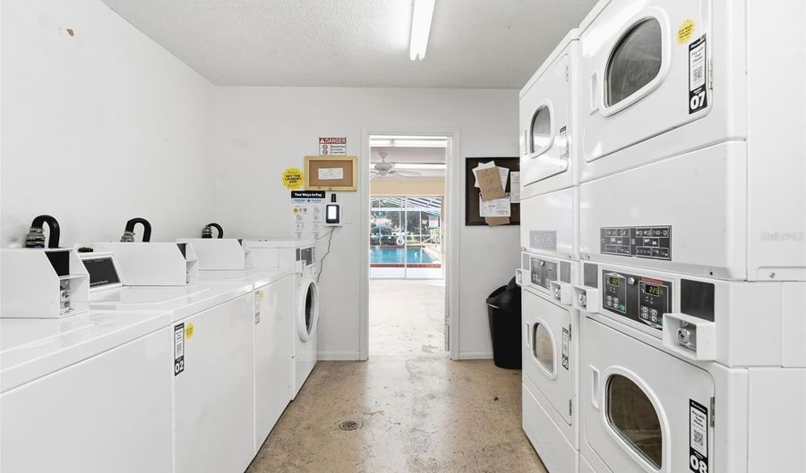 320 LAKEVIEW St 123, Orlando, FL 32804 - 2 Beds, 1 Bath